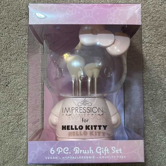 Hello Kitty Impressions Makeup Brush Gift Set